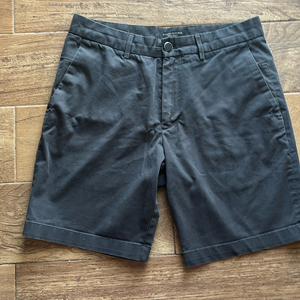 Banana Republic Men’s Gray Shorts Aiden Size 29